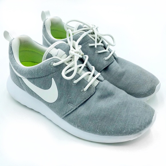 Nike Shoes - Nike Roshe Running Shoes